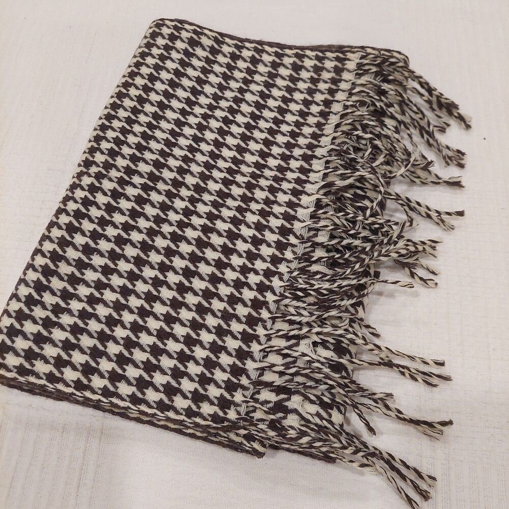 100% Cashmere scarf Brown&Cream houndstooth Made In Scotland 70"x11.75” W/fringe